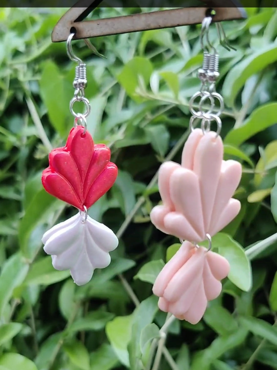 Floral dangle earring