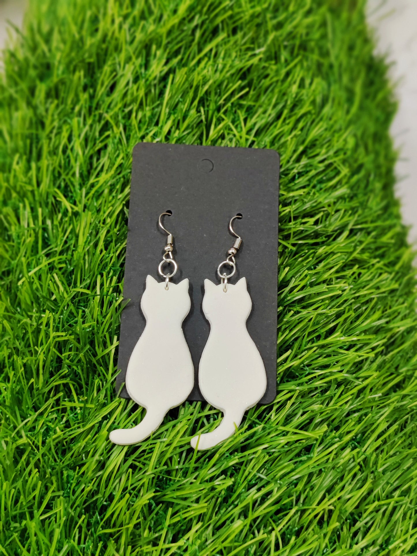 Cat dangler earring