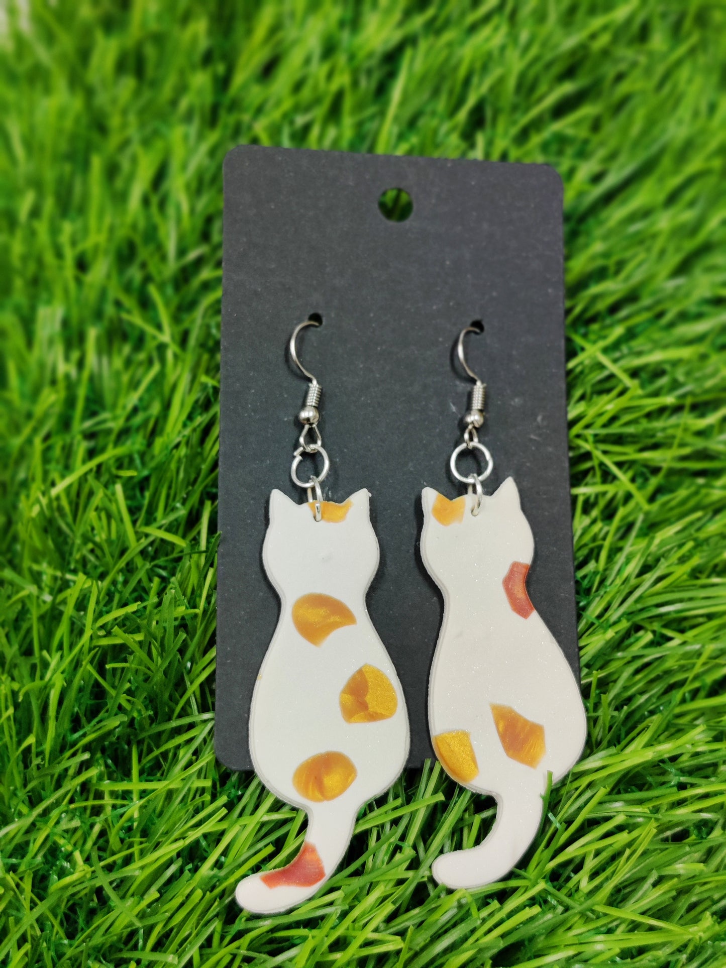 Cat dangler earring