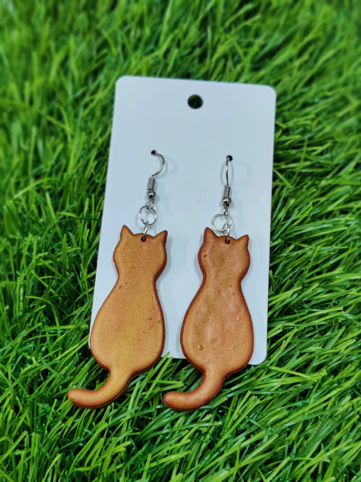 Cat dangler earring