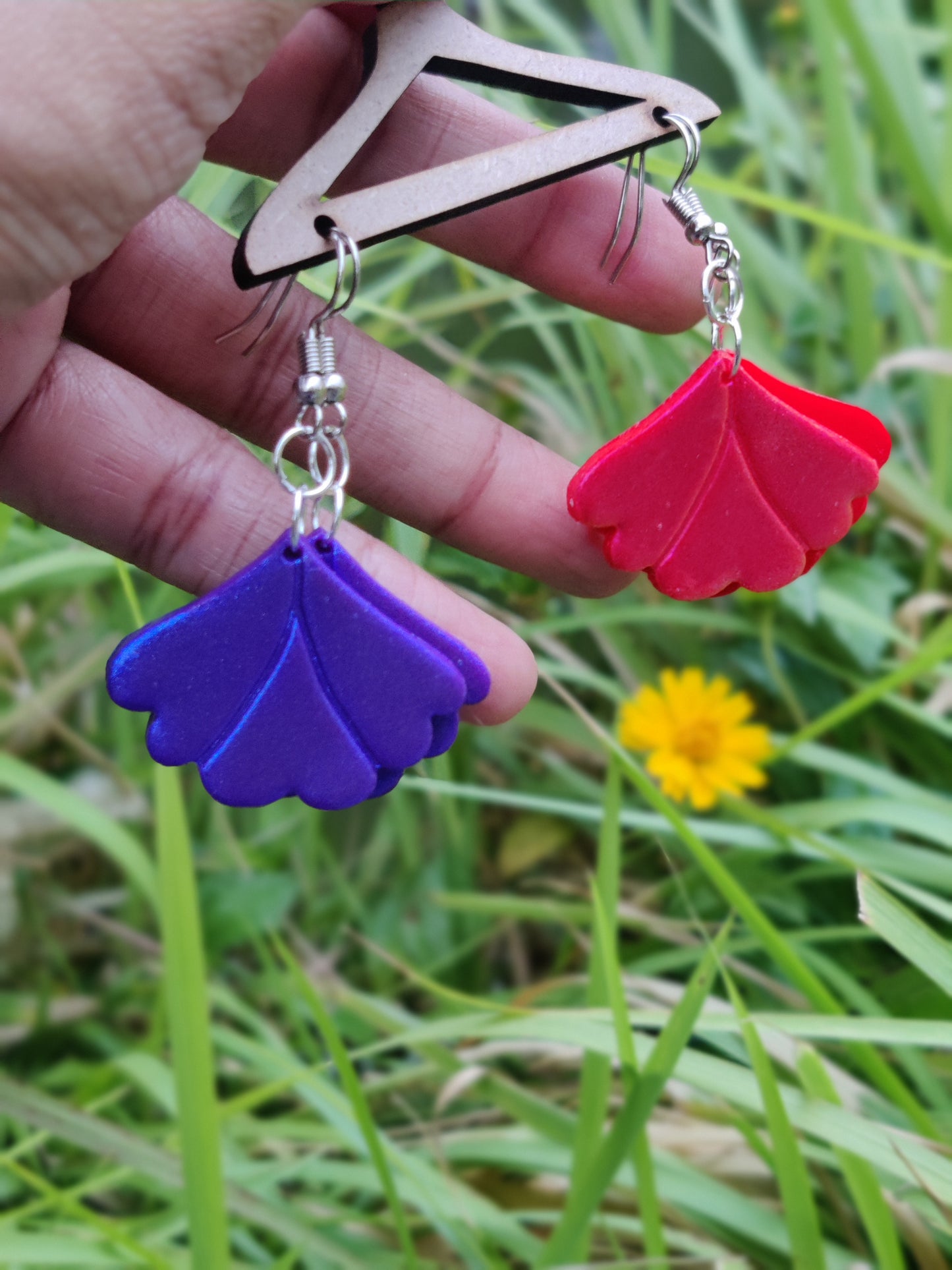 Flower dangler earring